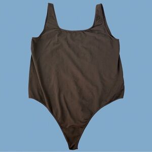 Skims Soft Smooth Seamless Thong Shapewear Bodysuit Scoop Neck